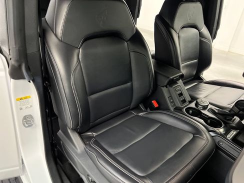 Used 2025 Ford Bronco Outer Banks AWD/4WD image 24