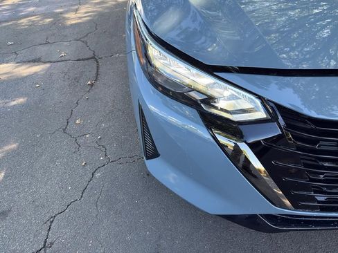 New 2025 Nissan Sentra SR image 10