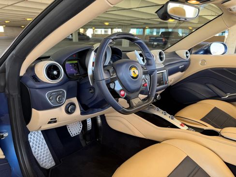 Used 2015 Ferrari California T RWD image 2