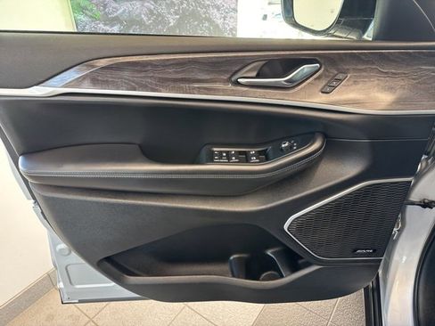 Used 2024 Jeep Grand Cherokee Limited 4xe image 20