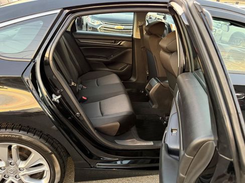 Used 2018 Honda Accord LX image 12