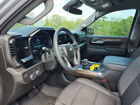 Certified 2024 Chevrolet Silverado 1500 LT image 15