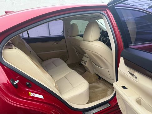 Used 2015 Lexus ES 350 w/ Premium Package FWD image 29