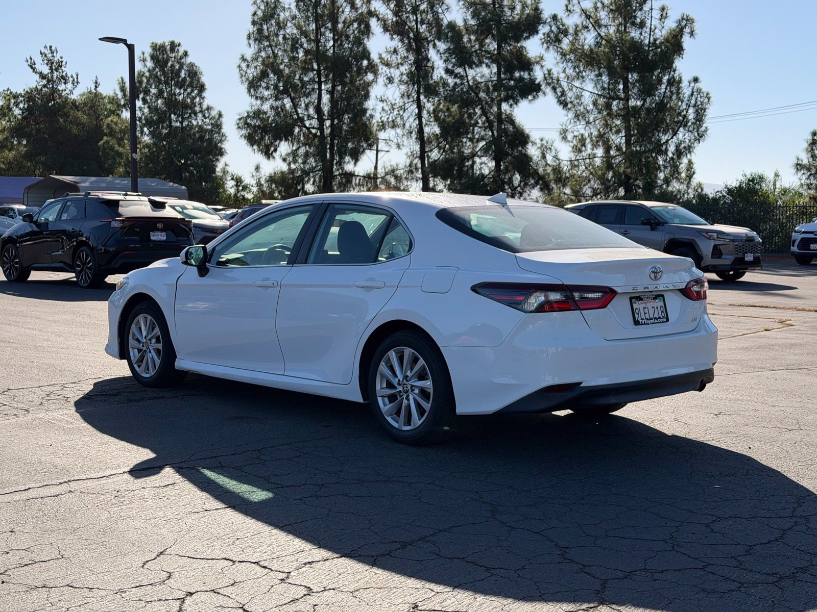 Used 2023 Toyota Camry LE FWD image 3