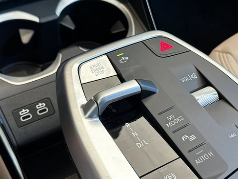 Used 2025 BMW X1 xDrive28i w/ Convenience Package image 24