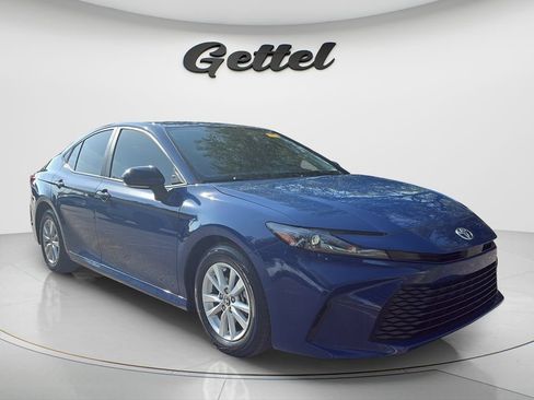 Used 2025 Toyota Camry LE FWD image 3