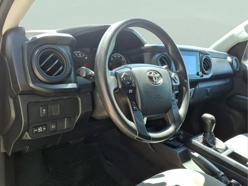 Used 2020 Toyota Tacoma SR AWD/4WD image 13