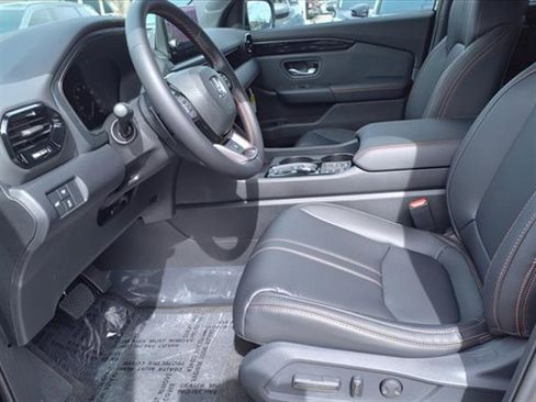 New 2025 Honda Pilot TrailSport image 5