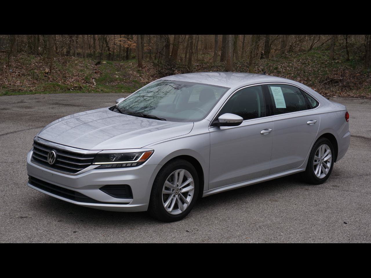 Used 2020 Volkswagen Passat 2.0T SE FWD image 1