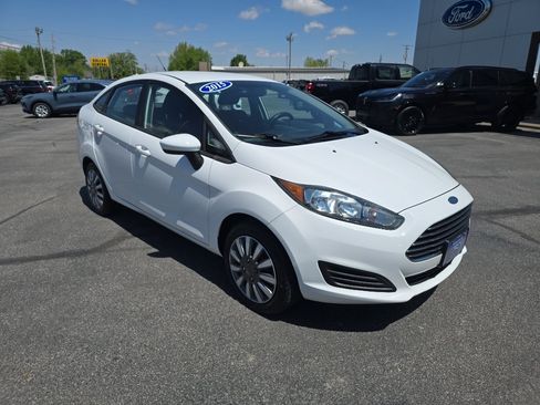 Used 2015 Ford Fiesta S FWD image 4