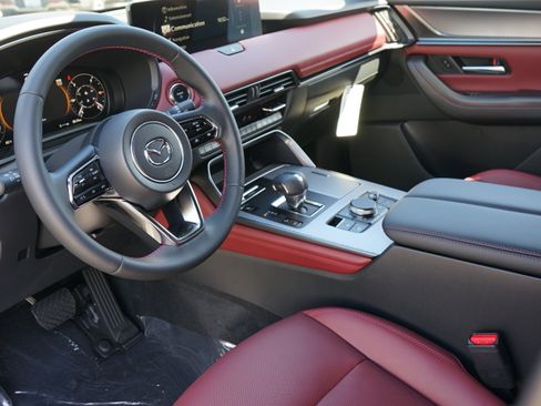 New 2025 MAZDA CX-70 Plug-In Hybrid w/ Premium Plus image 10