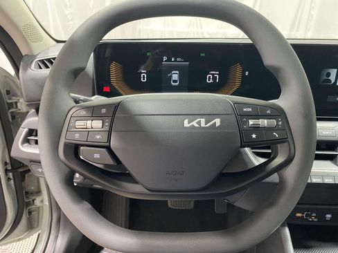 New 2026 Kia K4 FWD image 22