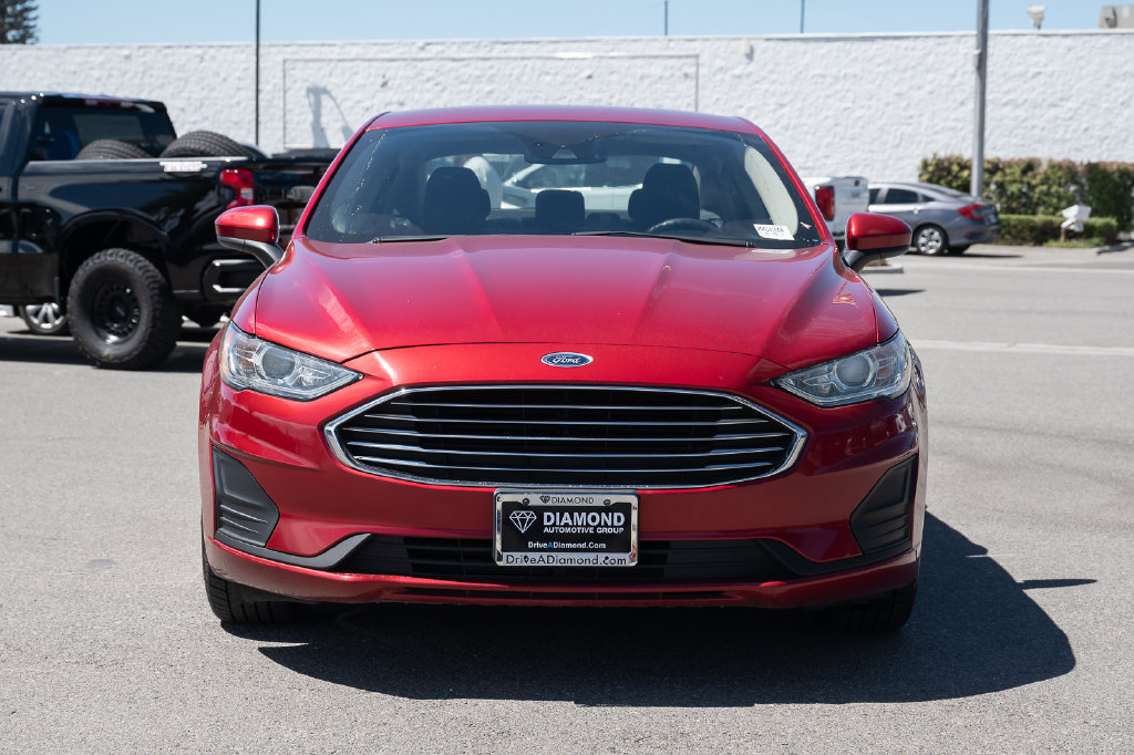 Used 2020 Ford Fusion SE FWD image 2