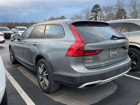 Used 2019 Volvo V90 T6 Cross Country w/ Advanced Package image 3