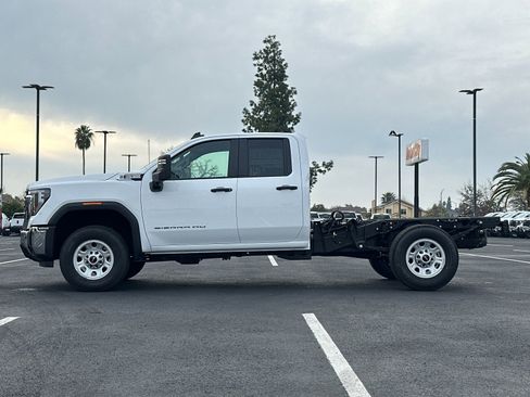 New 2026 GMC Sierra 3500 Pro w/ Convenience Package image 7