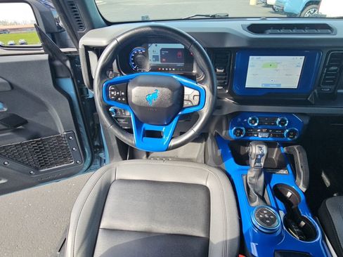 Used 2023 Ford Bronco Big Bend w/ Sasquatch Package AWD/4WD image 9