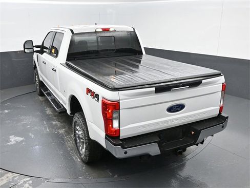 Used 2019 Ford F250 XLT w/ XLT Premium Package image 27