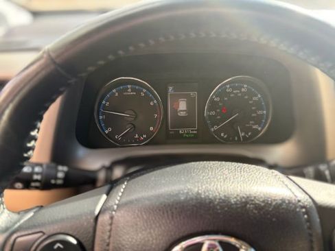 Used 2018 Toyota RAV4 Limited w/ Advanced Technology Package image 15