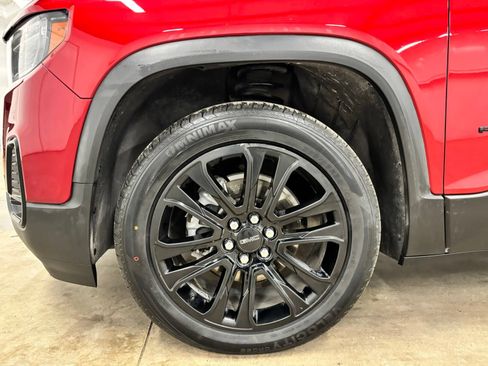 Used 2023 GMC Acadia SLT w/ Elevation Edition FWD image 9