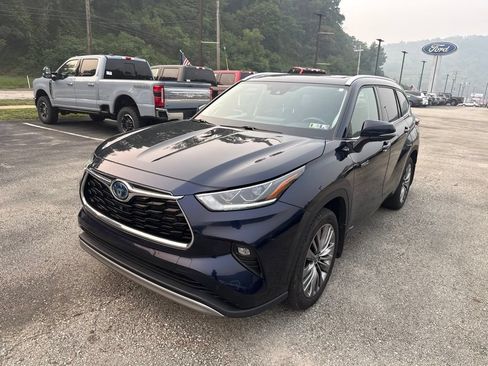 Used 2021 Toyota Highlander Platinum AWD/4WD image 4