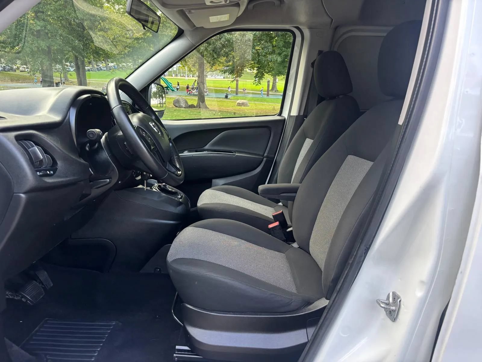 Used 2017 RAM ProMaster City Tradesman w/ Rear Back-up Camera Group FWD image 12