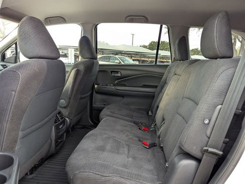 Used 2018 Honda Pilot EX image 12