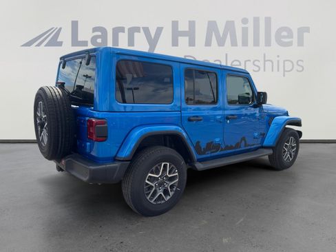 New 2025 Jeep Wrangler Sahara image 5