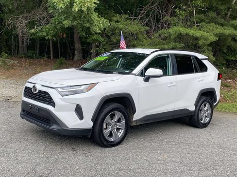 Used 2024 Toyota RAV4 XLE FWD image 1