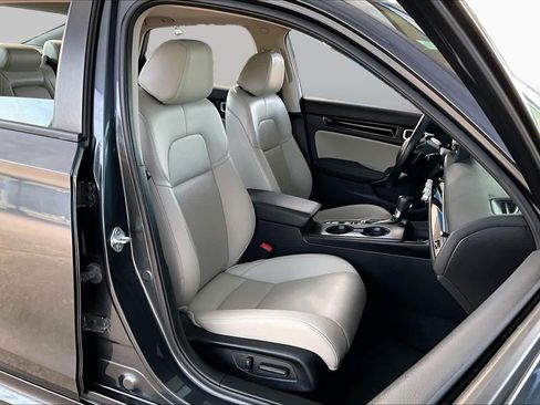Used 2023 Honda Civic Touring image 9