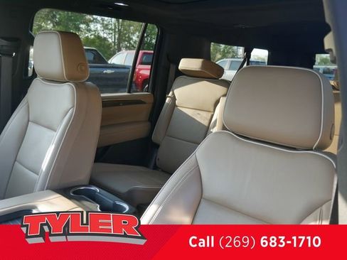 Used 2021 Chevrolet Suburban Premier w/ Premium Package AWD/4WD image 44