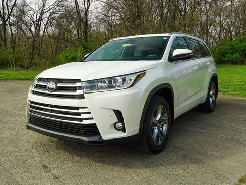 Used 2018 Toyota Highlander Limited Platinum AWD/4WD image 6