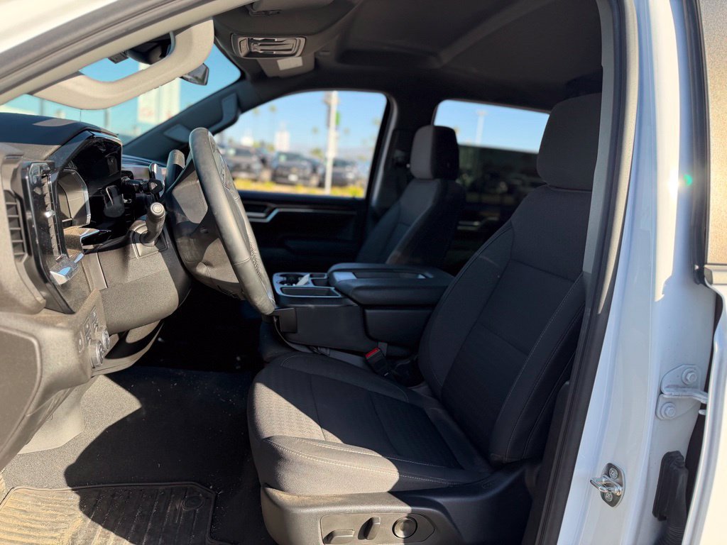 Used 2023 Chevrolet Silverado 1500 RST AWD/4WD image 5