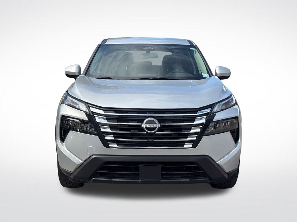 Used 2025 Nissan Rogue SV FWD image 9