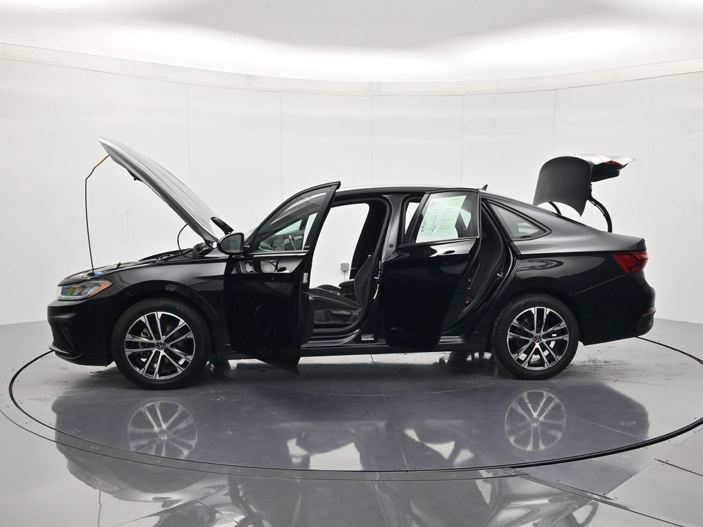 Used 2025 Volkswagen Jetta Sport FWD image 46