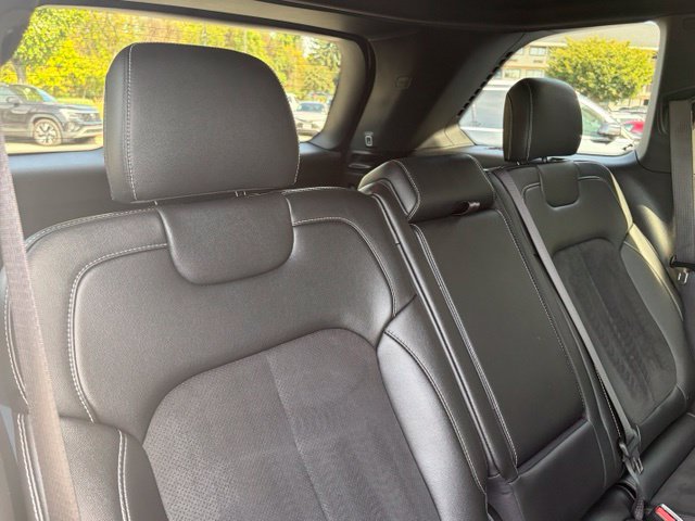 Used 2024 Jeep Grand Cherokee Altitude AWD/4WD image 31