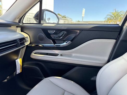 New 2026 Lincoln Corsair Premiere image 22