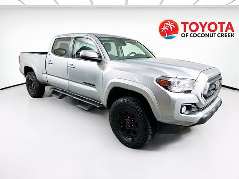 Used 2022 Toyota Tacoma SR5 w/ Technology Package AWD/4WD image 1