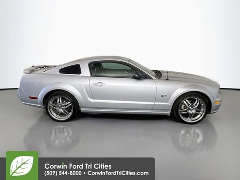 Used 2006 Ford Mustang GT Premium RWD image 17