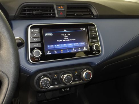 New 2025 Nissan Versa SV w/ Trunk Package image 9