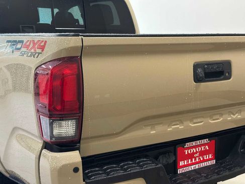 Used 2018 Toyota Tacoma TRD Sport w/ Technology Package AWD/4WD image 7