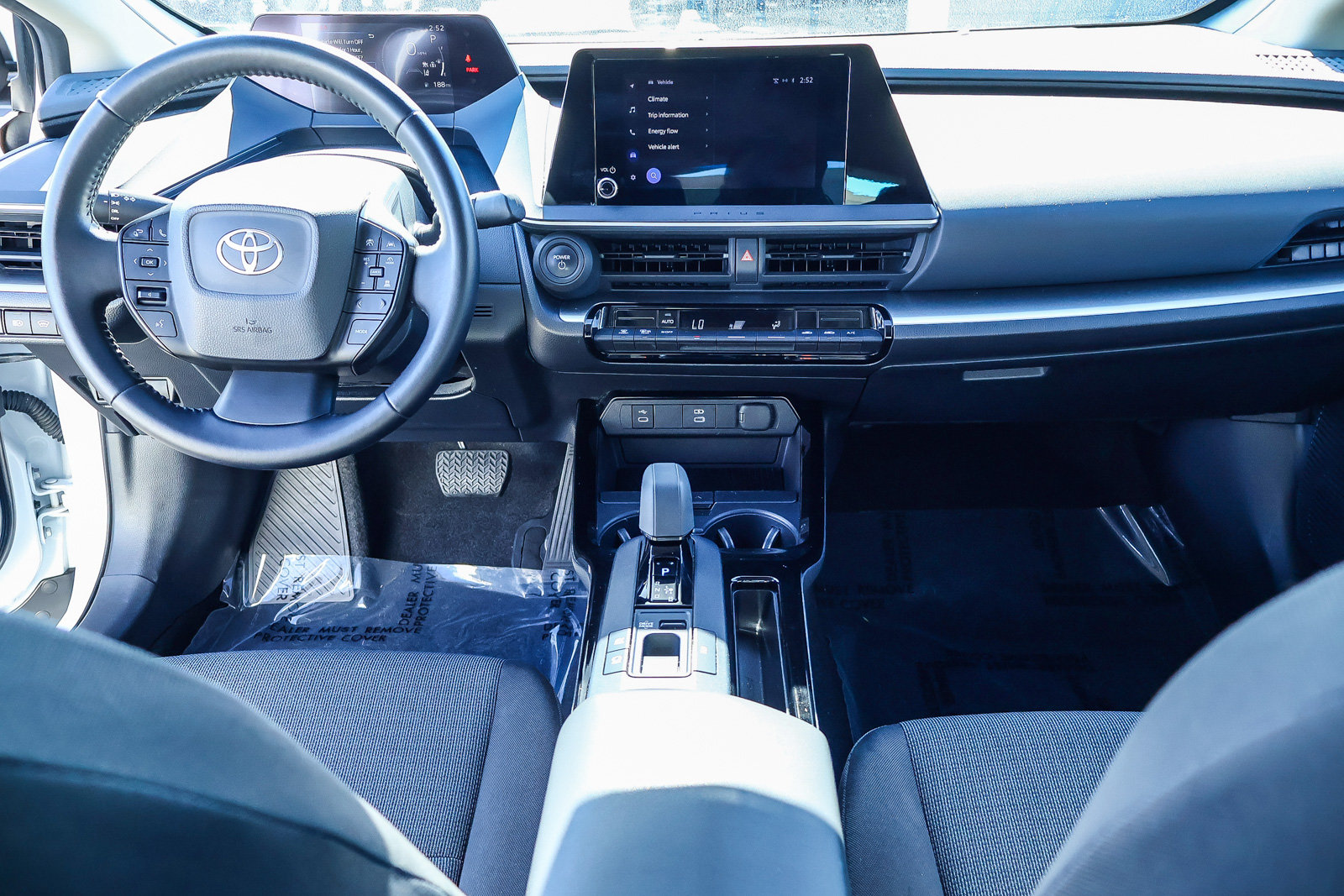 Used 2023 Toyota Prius LE FWD image 6