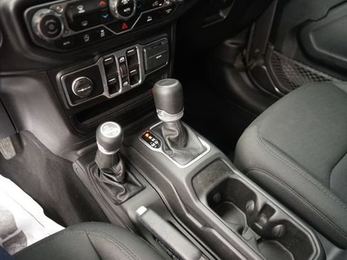 Used 2020 Jeep Gladiator Sport w/ Quick Order Package 24S AWD/4WD image 28