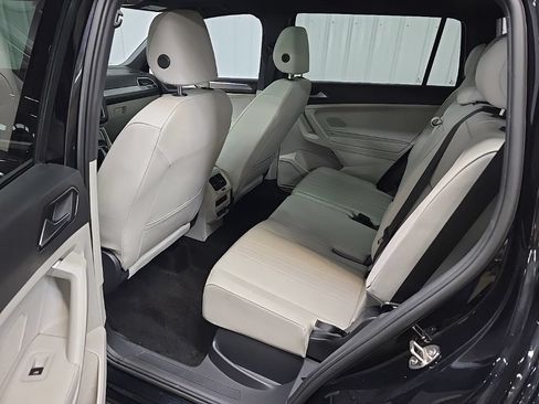 Used 2023 Volkswagen Tiguan SE R-Line AWD/4WD image 31