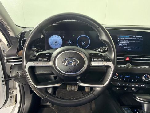 Used 2023 Hyundai Elantra Limited FWD image 15