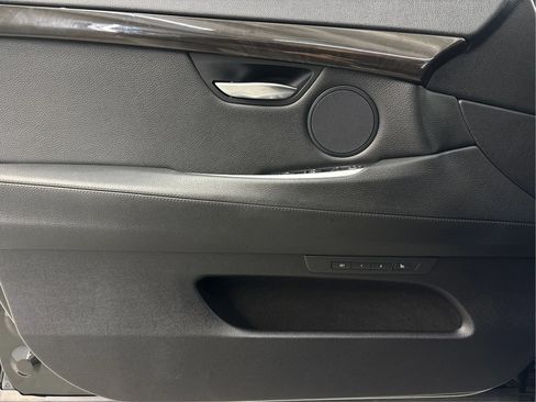 Used 2017 BMW 550i Gran Turismo xDrive AWD/4WD image 25