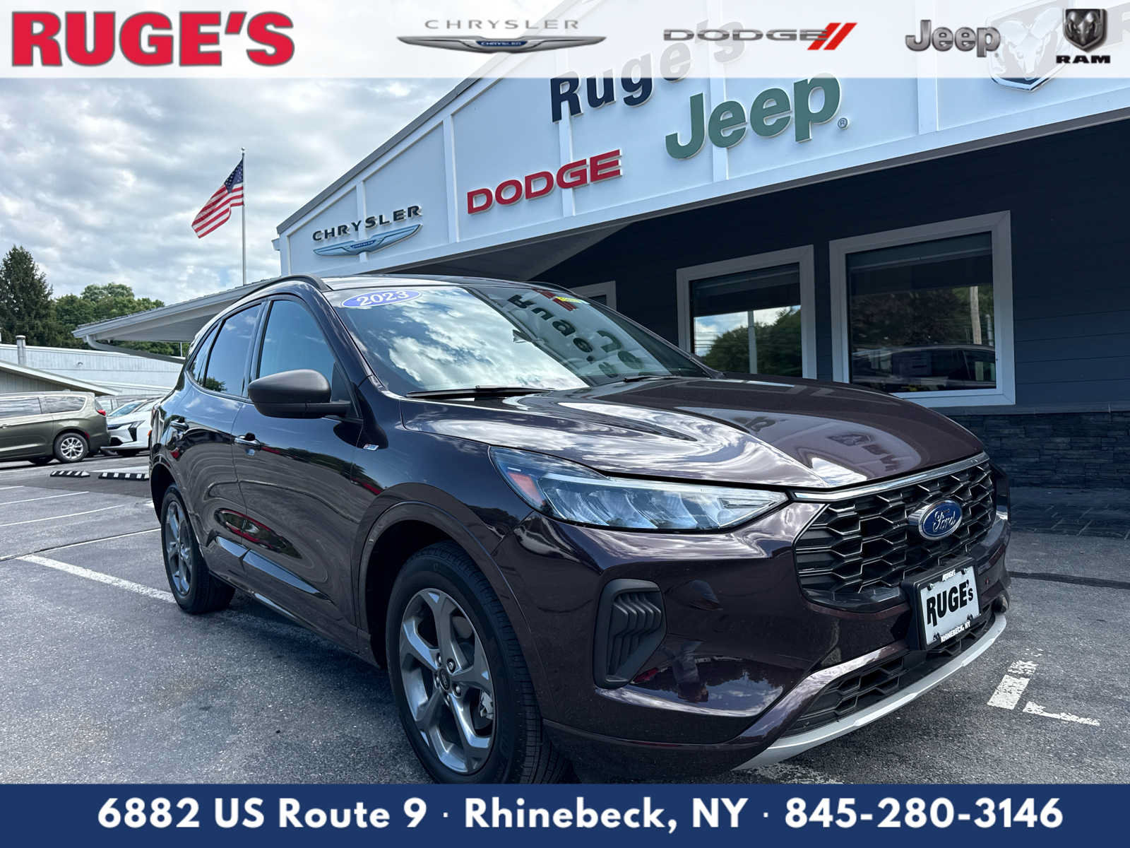 Used 2023 Ford Escape ST-Line w/ Tech Pack #1 AWD/4WD image 1