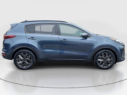 Used 2022 Kia Sportage Nightfall Edition FWD image 4