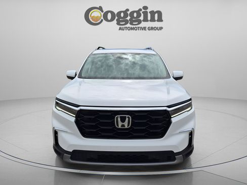 Certified 2024 Honda Pilot Touring image 9