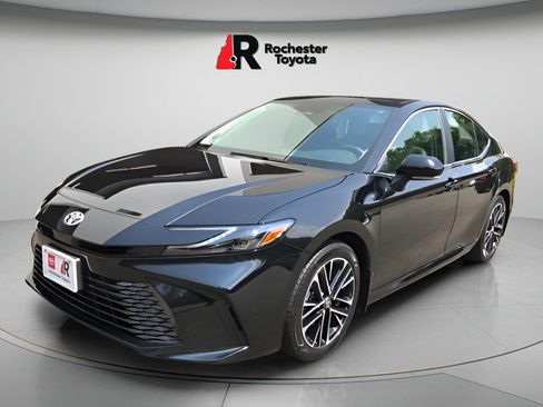 Used 2025 Toyota Camry XLE w/ Premium Package AWD/4WD image 3