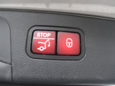 Used 2021 Mercedes-Benz GLC 300 4MATIC image 11